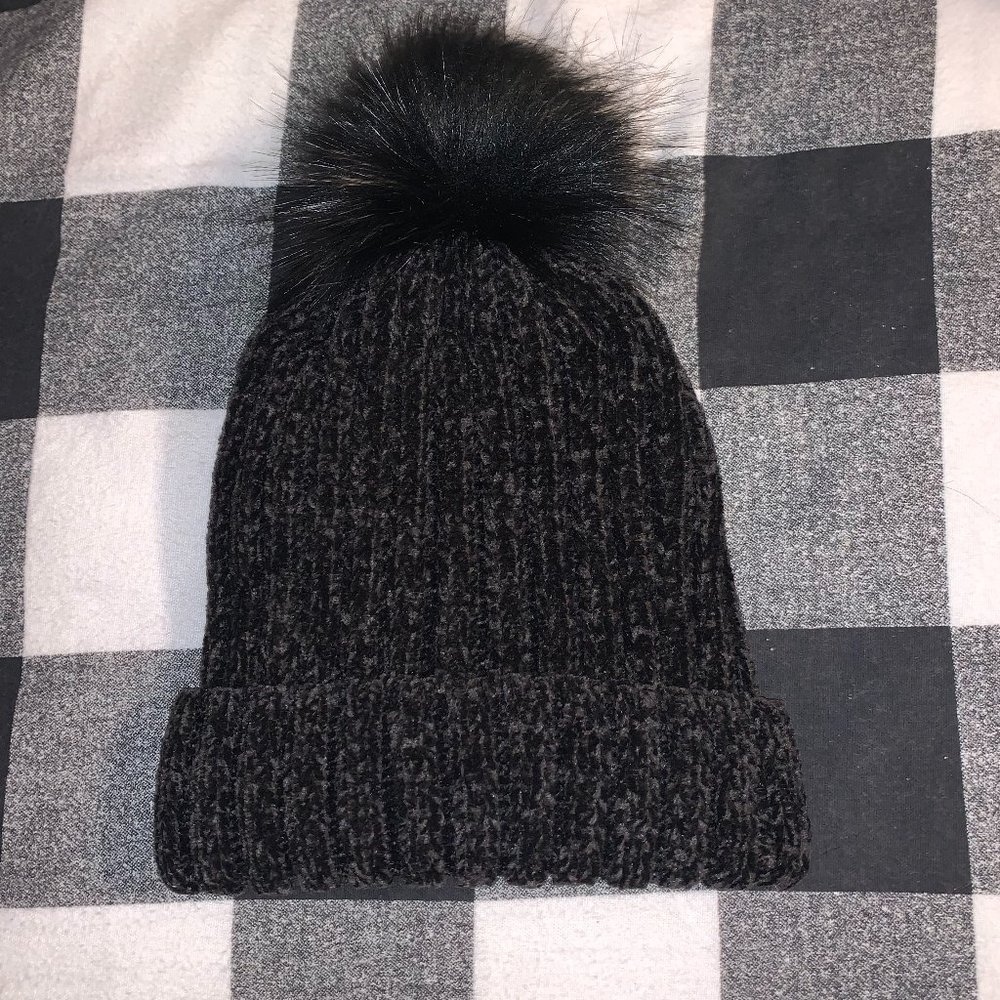 Black Winter Knit Pom Hat Beanie - Picture 6 of 8